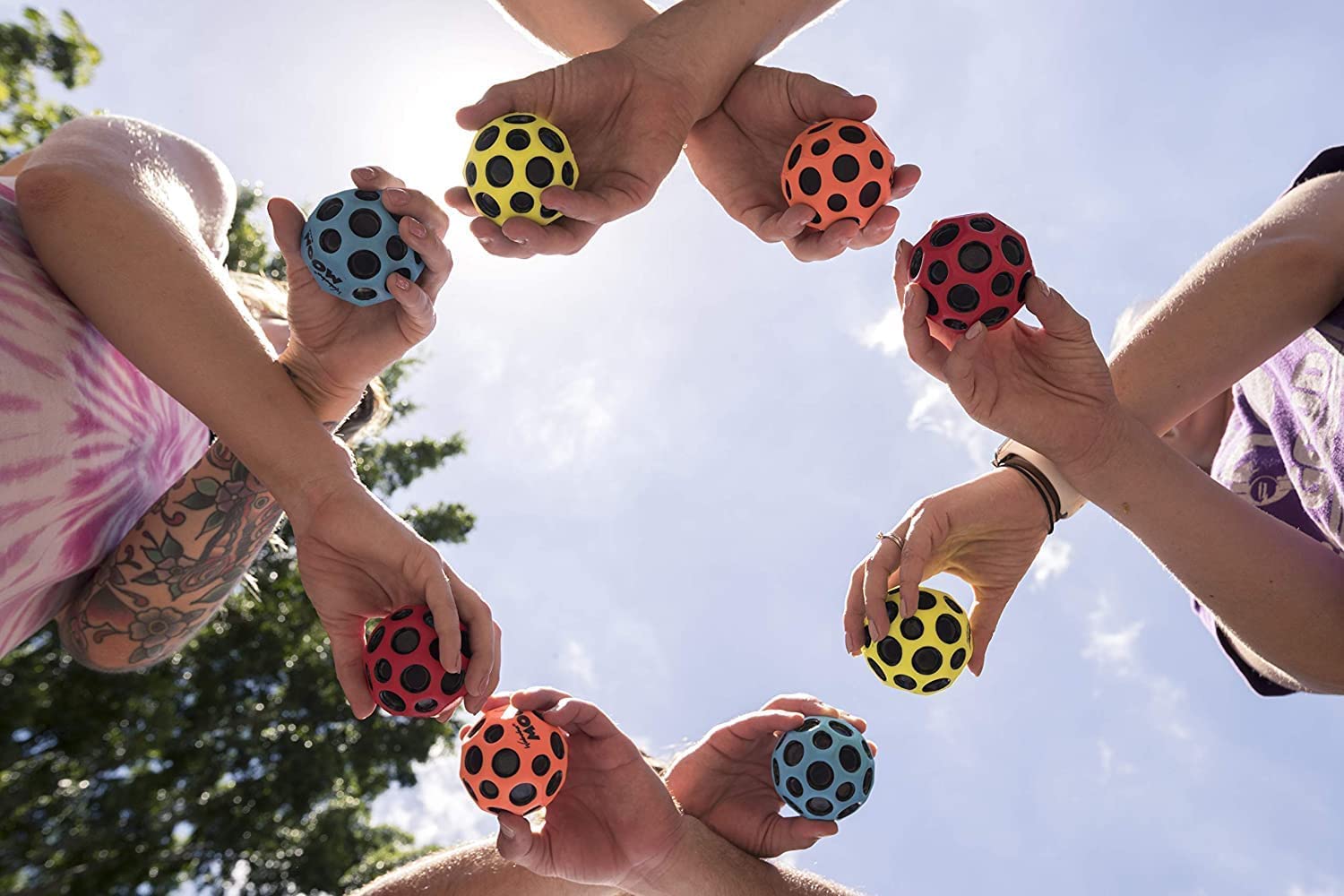 Waboba Moon Ball Lot de 3 balles rebondissant hors de ce monde Design original breveté Les cratères produisent des sons pop quand ils touchent le sol – Facile à prendre en main Waboba Moon Ball Lot de 3 balles rebondissant hors de ce monde Design original breveté Les cratères produisent des sons pop quand ils touchent le sol – Facile à prendre en main