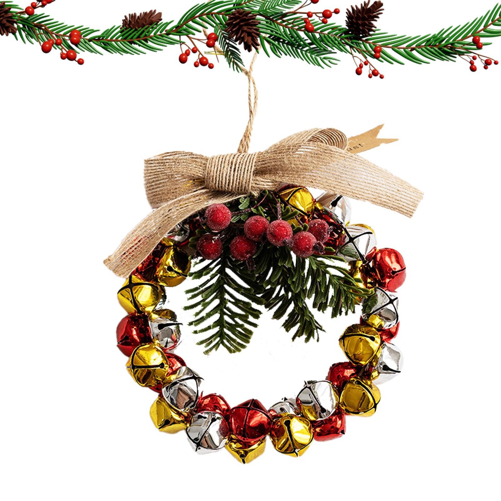 Couronne de Noël avec cloches et pommes de pin pour porte