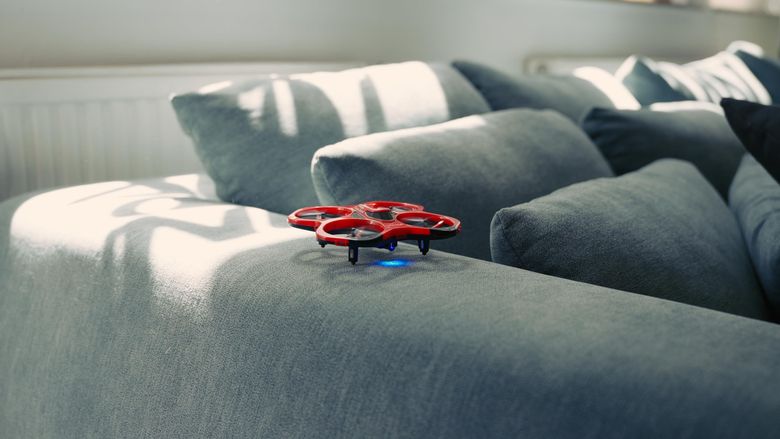Carson Cyber Drone IR RTF – Quadcoptère RC avec Flip 360°, Mode Headless, stabilisation gyroscopique, éclairage LED, Drone télécommandé, Rouge