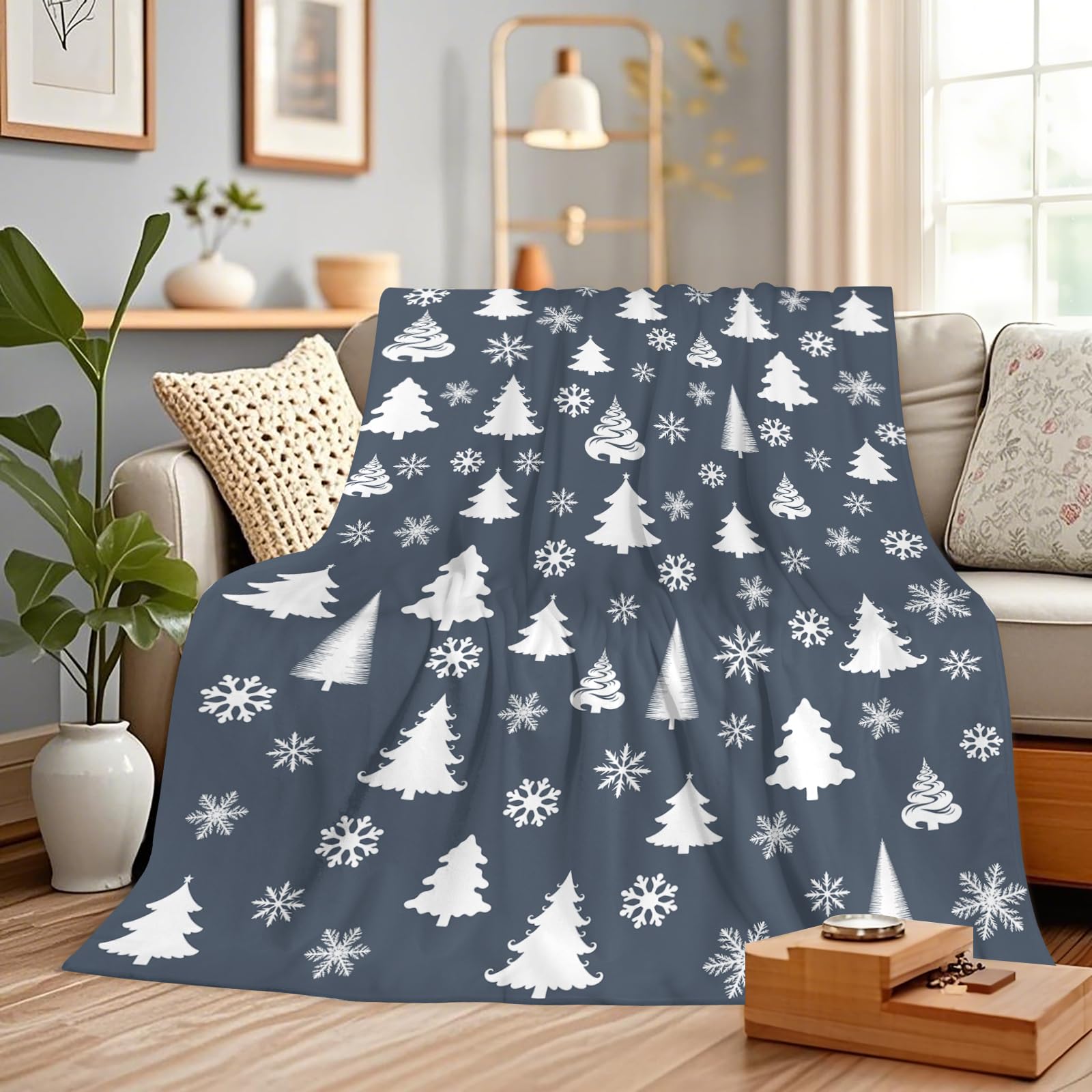 Luxury Velvet Christmas Tree Throw Blanket, Super Soft Flannel, Holiday Home Decor, Fuzzy Warm Cozy Gift, 102 x 76 cm