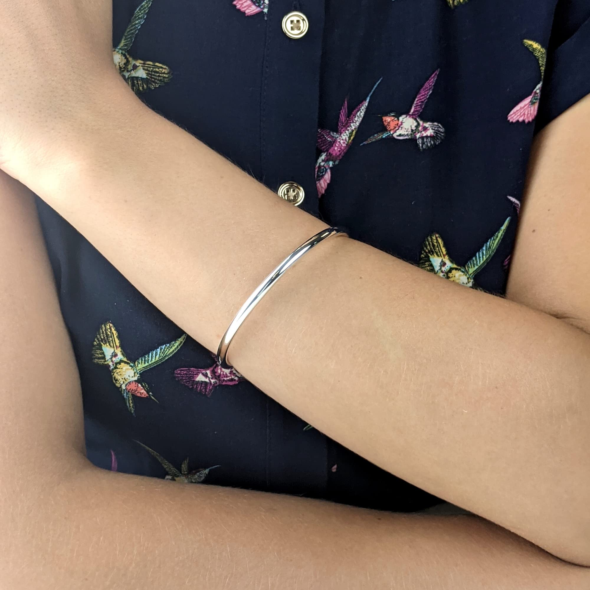 Silverly Classico Bracciale in Argento Massiccio 925 per Figlia Adolescente | Braccialetti in Argento con Tubo Rotondo da 4mm per Donna | Bracciale Minimalista in Argento Sterling