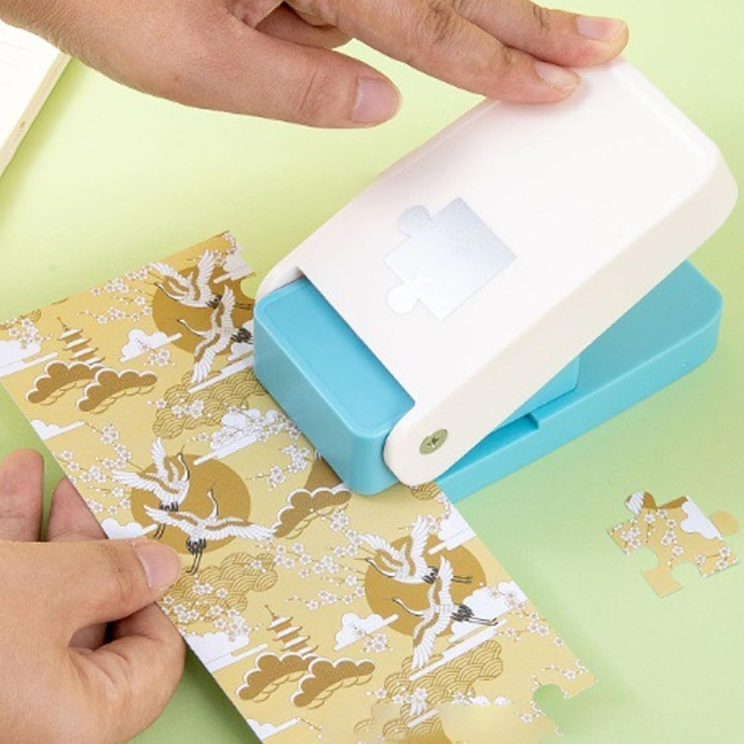 Ymiko Jigsaw Puzzle Puncher, DIY Puzzle Making Machine Unique Embossing Ergonomic Smoothly Cutting Custom Photo Puzzle Customized Puzzle Making Tool for Decorating Scrapbooking and Craft Projects