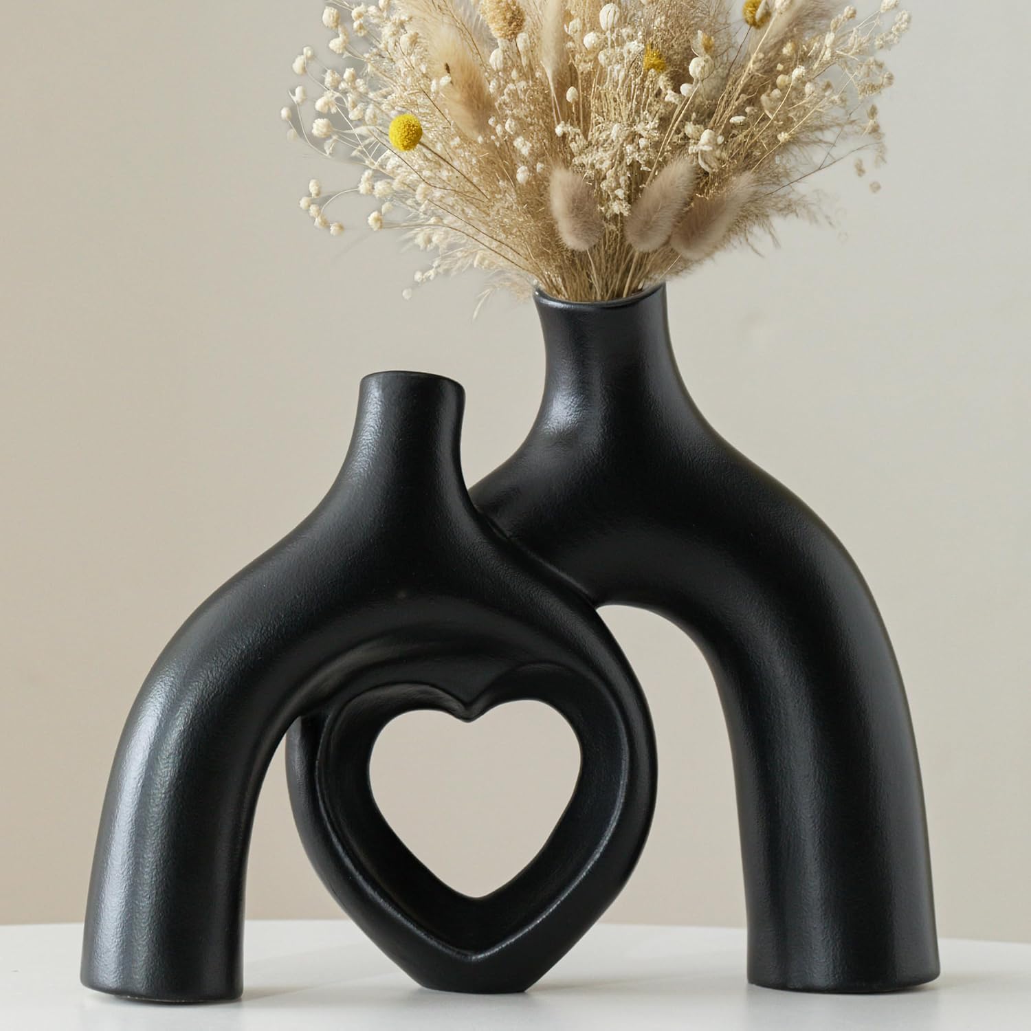 Lvases Hug Snuggle Hollow Donut Ceramic Vases, 9 Inch Modern Nordic Minimalist Decorative Vase for Home Decor Table Centerpiece Bookshelf Office Entryway Aesthetic Decoration (Matte Black)