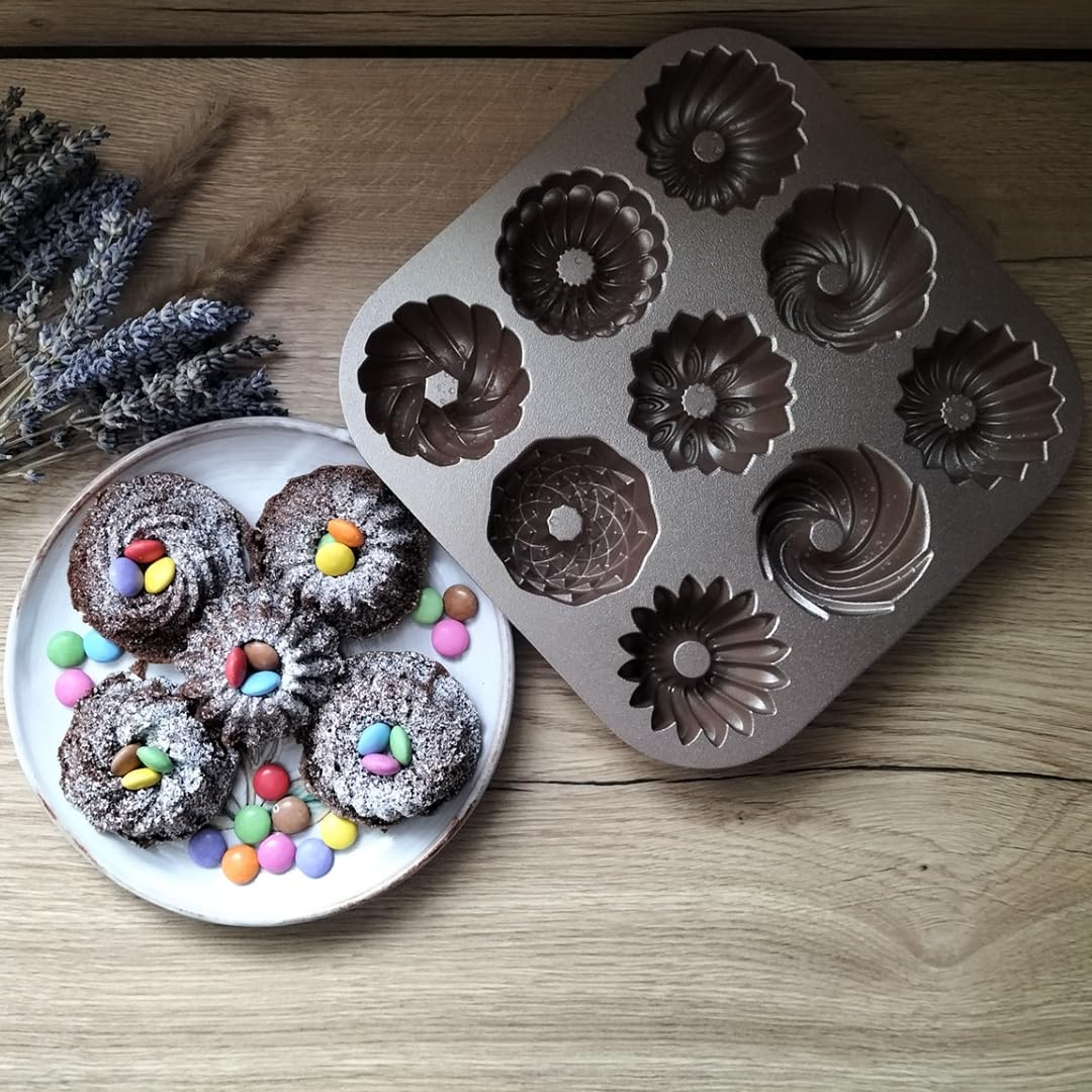 patisse 04521 - Moule 9 mini kouglofs, Moule à gâteau 9 mini bundt cakes – Fonte d’aluminium, beige doré, 24x24x4.5cm