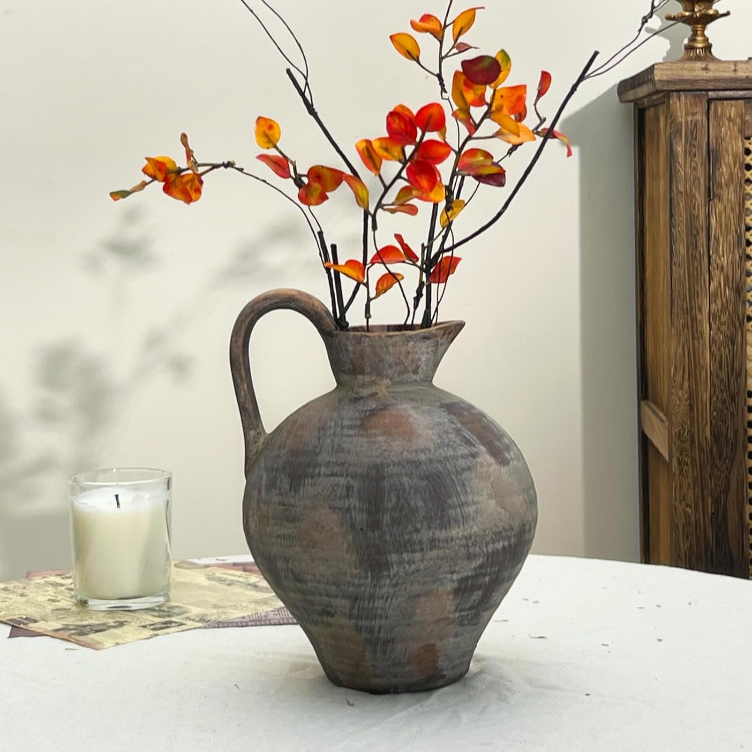 Ceramic Rustic Farmhouse Vase with Handle, 8.7 Inch Brown Vintage Vase, Rustic Ceramic Pottery for Home Decor, Farmhouse Decor Centerpiece for Kitchen, Living Room, Entryway