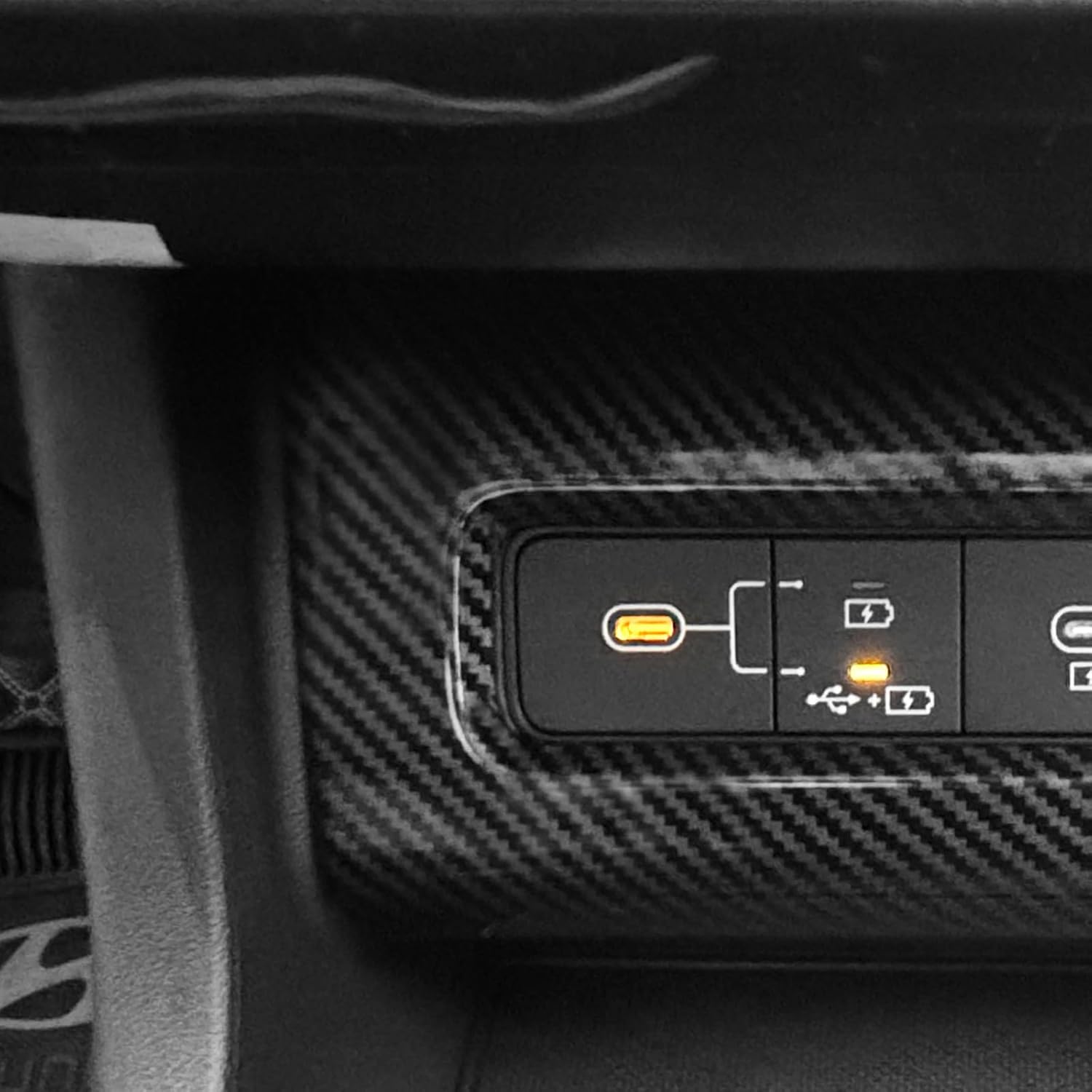 YOUTOOCAR Charging Port USB Hole Protective Cover Compatible with Hyundai Tucson 2025-2026 Accessories (Carbon Fiber Pattern)