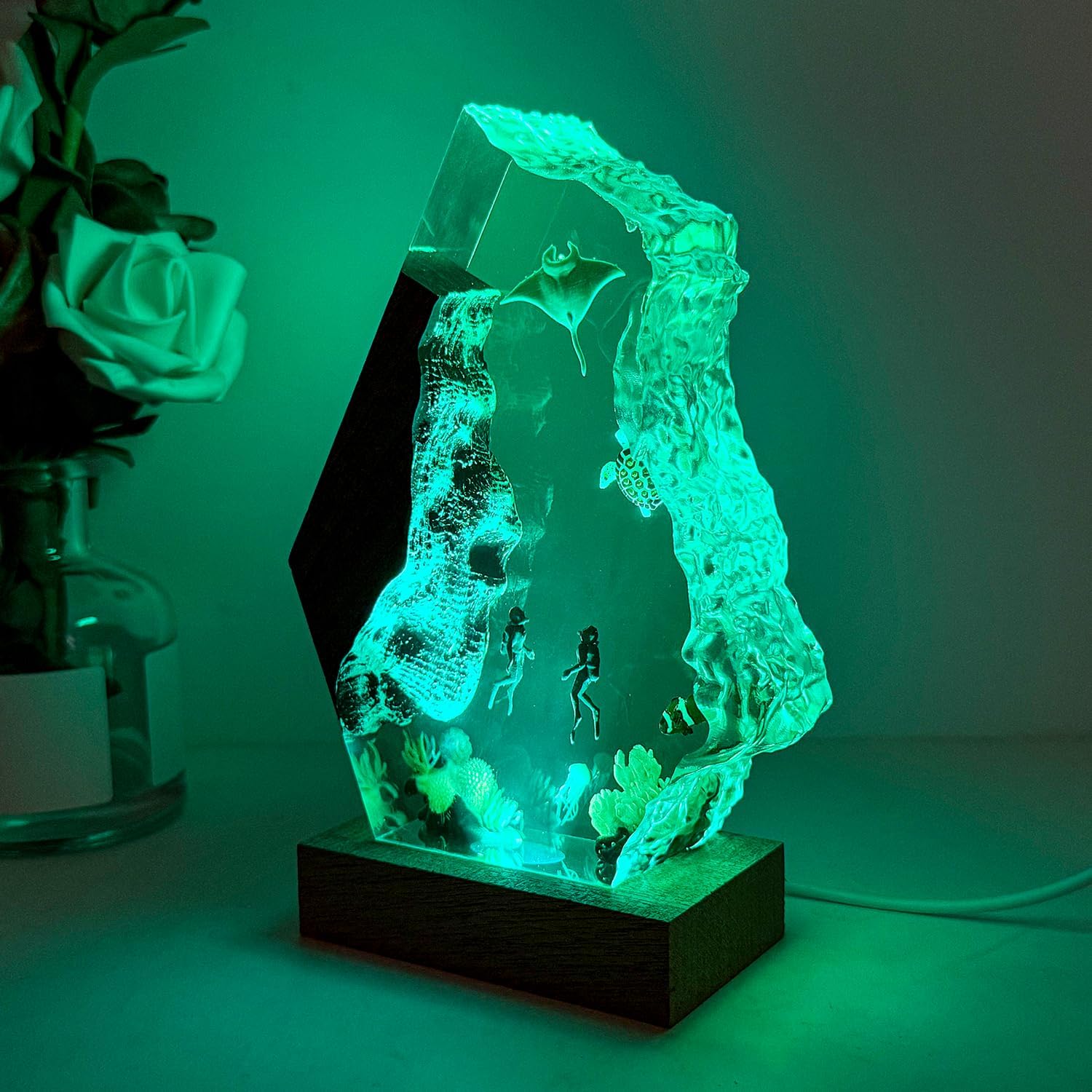 Scuba Diver Ocean Resin Lamp, Resin Night Light, USB Powered Table Lamp with Wooden Base, Multi-Color Light, Home Office Decor, Marine Biology Gifts,Scuba Diver Gifts for Men & Women (6"x4")