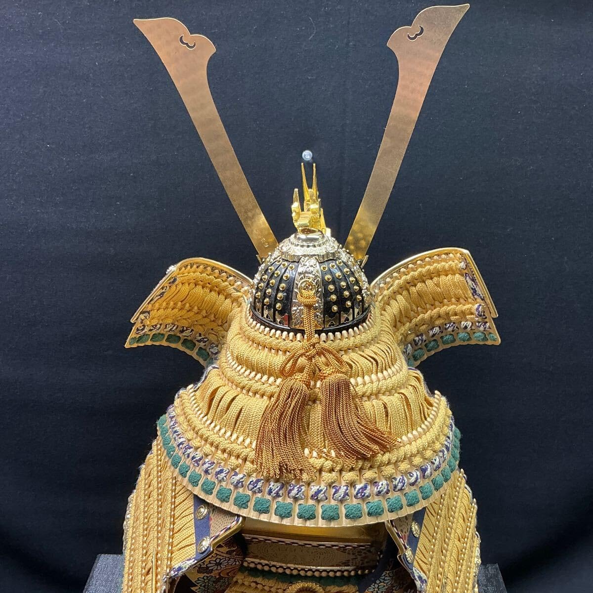 五月人形・鎧飾り・兜飾り－竹虎之大鎧と竹雀之兜