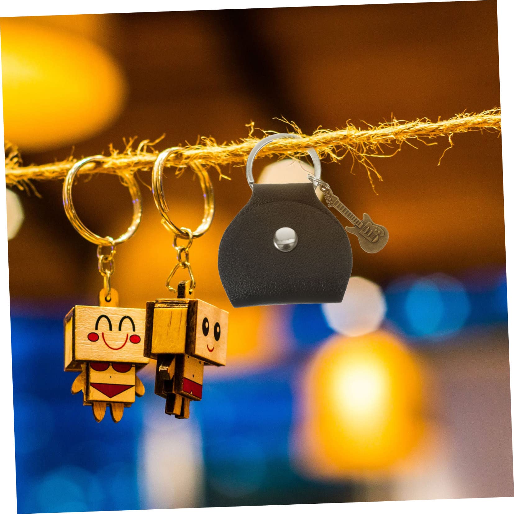 Vaguelly Guitar Picks Storage Bag with Keychain Holder Durable Picks Container Unique present for Musicians Stable and Sturdy