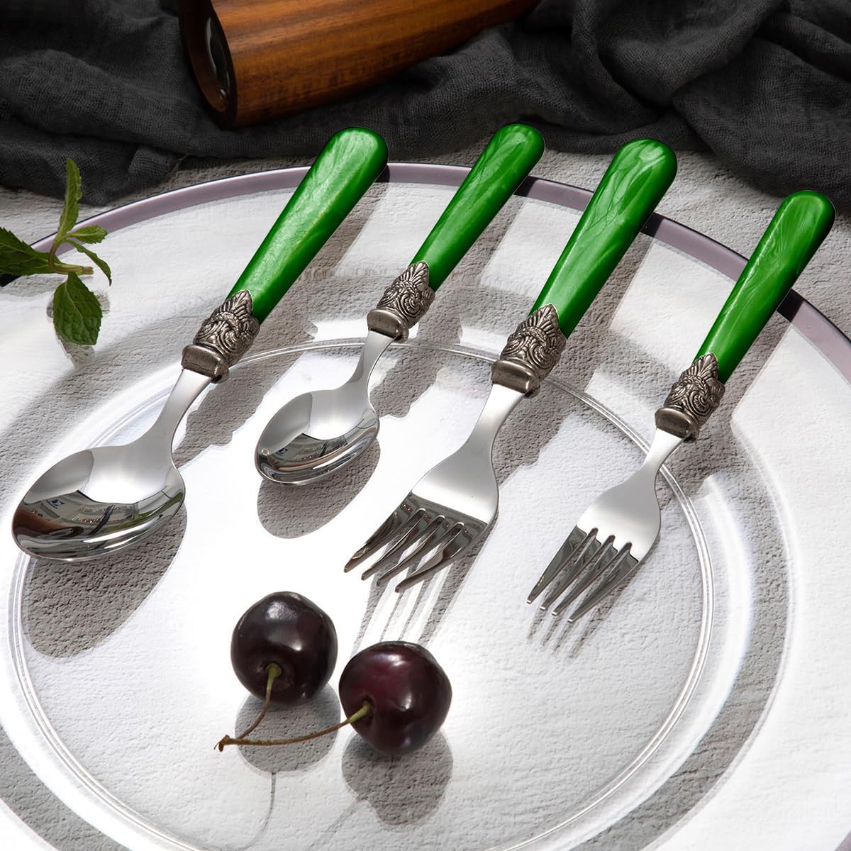 20 pieces 18/10 Stainless Steel Silverware Sets With Deep Green Handle,Vintage Cutlery Sets,Sliverware set Service for 4,Dishware Safe (20, Deep Green)