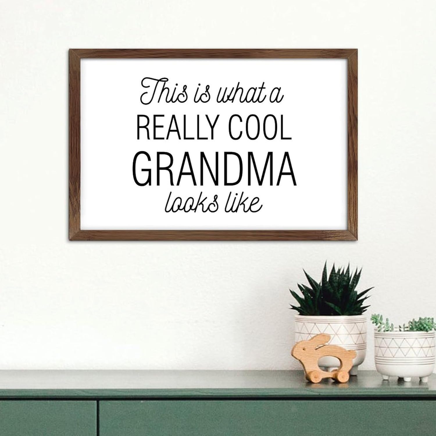 This Is What A Really Cool Grandma Looks Like Framed Wall Art Sign Country Wall Décor Hanging Word Quotes Signs Cute Wooden Plaque Sign for Bedroom Nursery Entryway 16x20in