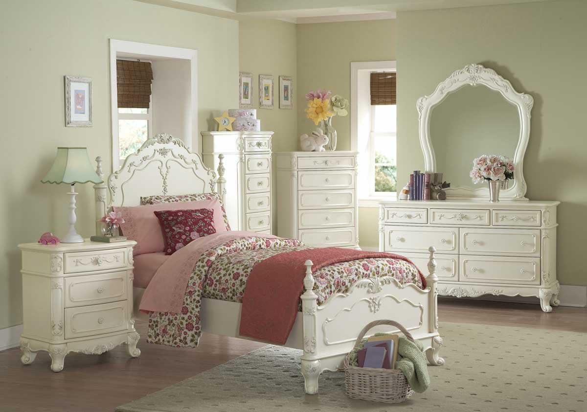 Home Elegance Cinderella 4 PC Full Bedroom Set in Off-White/Cream