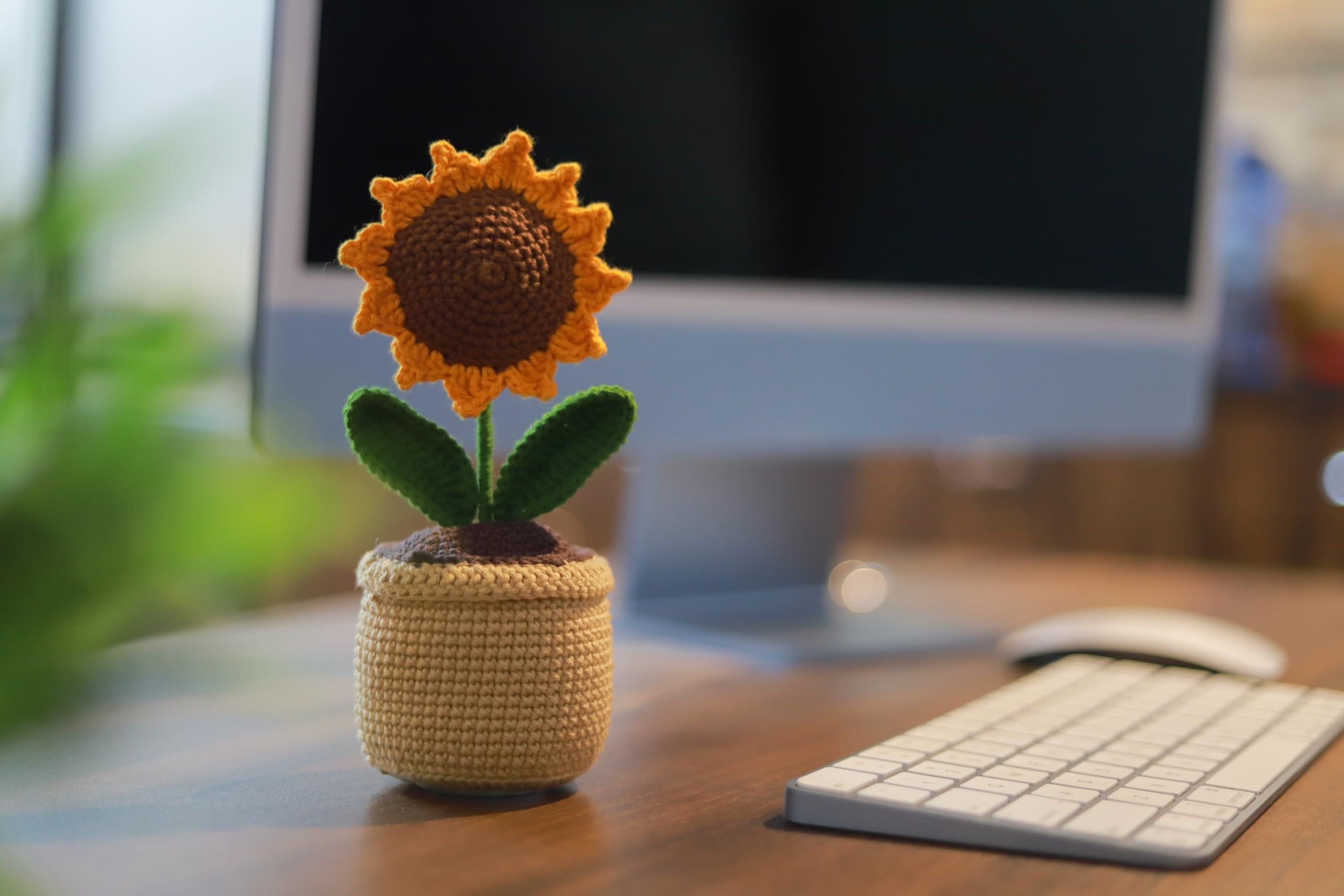 - Handmade Crochet Flowers Completed Hand Woven Sunflowers Daisy Knitted Potted Plants Knitted Flower for Car Dash Decoration, Table Decoration, Home Decoration Pack-1