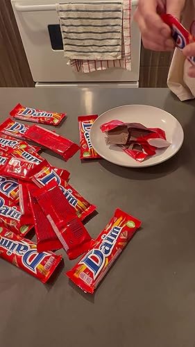 ceinture en daim chocolat avec clous décoratifs Texas