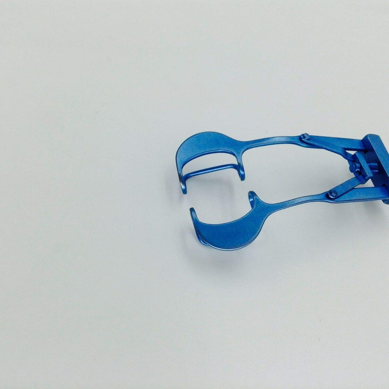 New nice Titanium eye Speculum Speculums ophthalmic ENT eye instrument