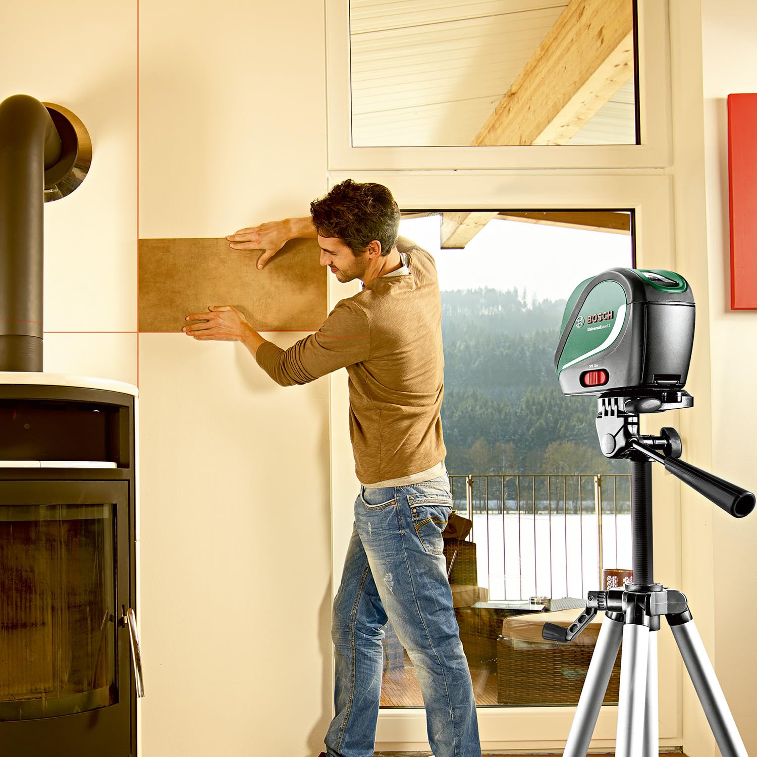 Bosch livella laser multifunzione UniversalLevel 2 (linee laser a croce incl. punti a piombo integrati per un allineamento preciso e un facile trasferimento dell'applicazione, in cartone)