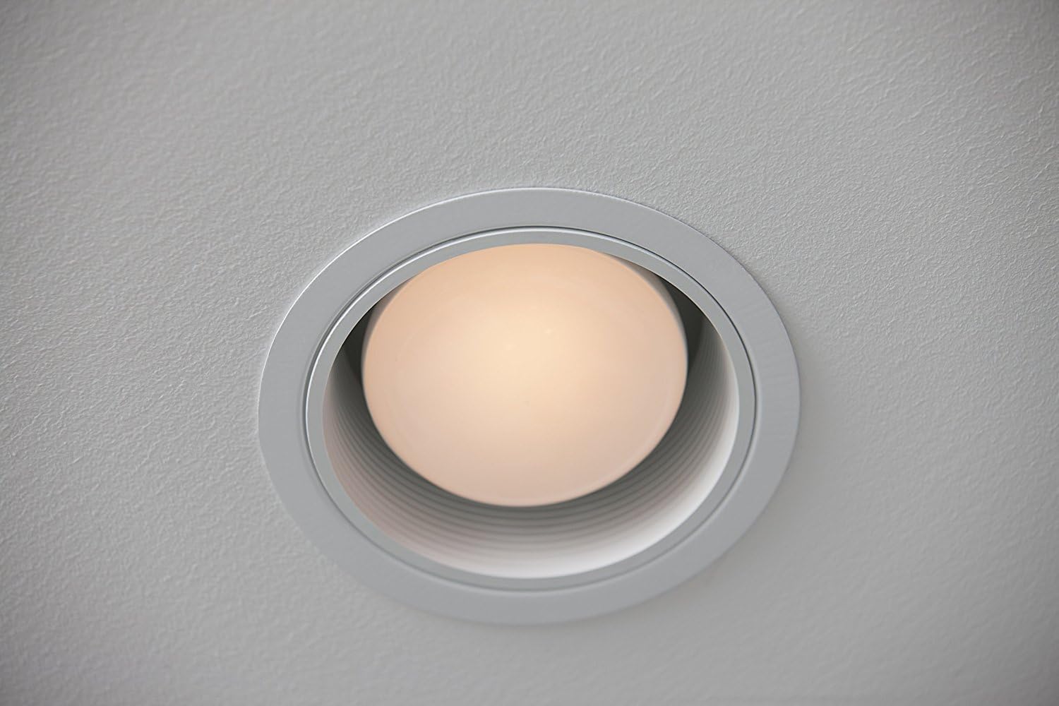 Philips LED Dimmable BR30 Light Bulb: 650-Lumen, 5000-Kelvin, 9-Watt (65-Watt Equivalent), E26 Base, Daylight, 4-Pack