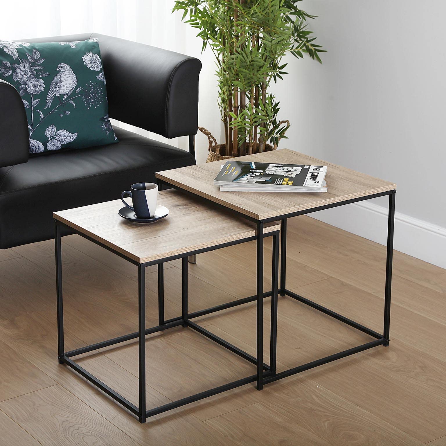 Versa Cambridge Mesa Nido Auxiliar para el Salón, la Habitación o la Cocina. Moderna Mesilla Baja, Set de 2, Medidas (Al x L x An) 50 x 50 x 50 cm, Madera y Metal, Color Marrón