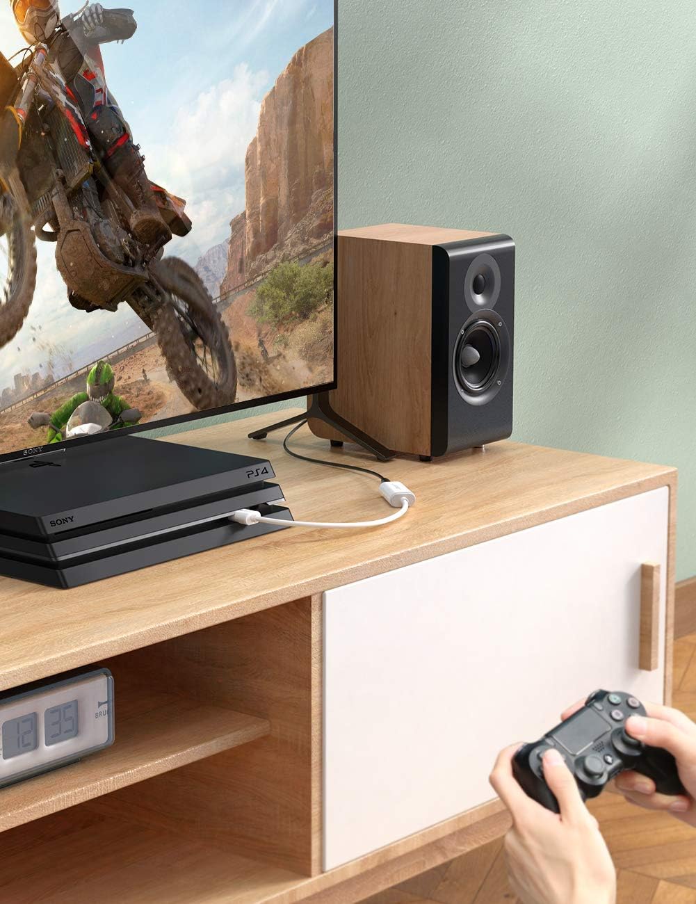 UGREEN USB External Sound Card connected to a PS4 console