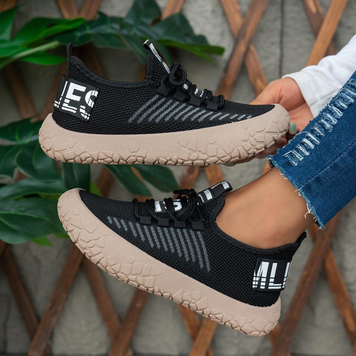 Scarpe da ginnastica leggere da donna a calzino da passeggio
