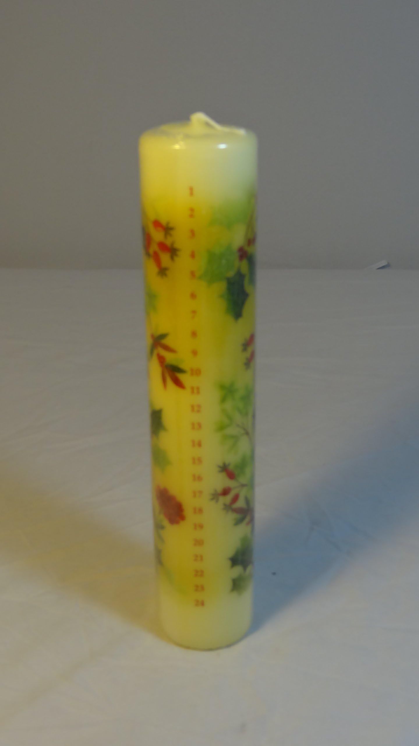 Sebnini Festive Holly, Advent Pillar Candle