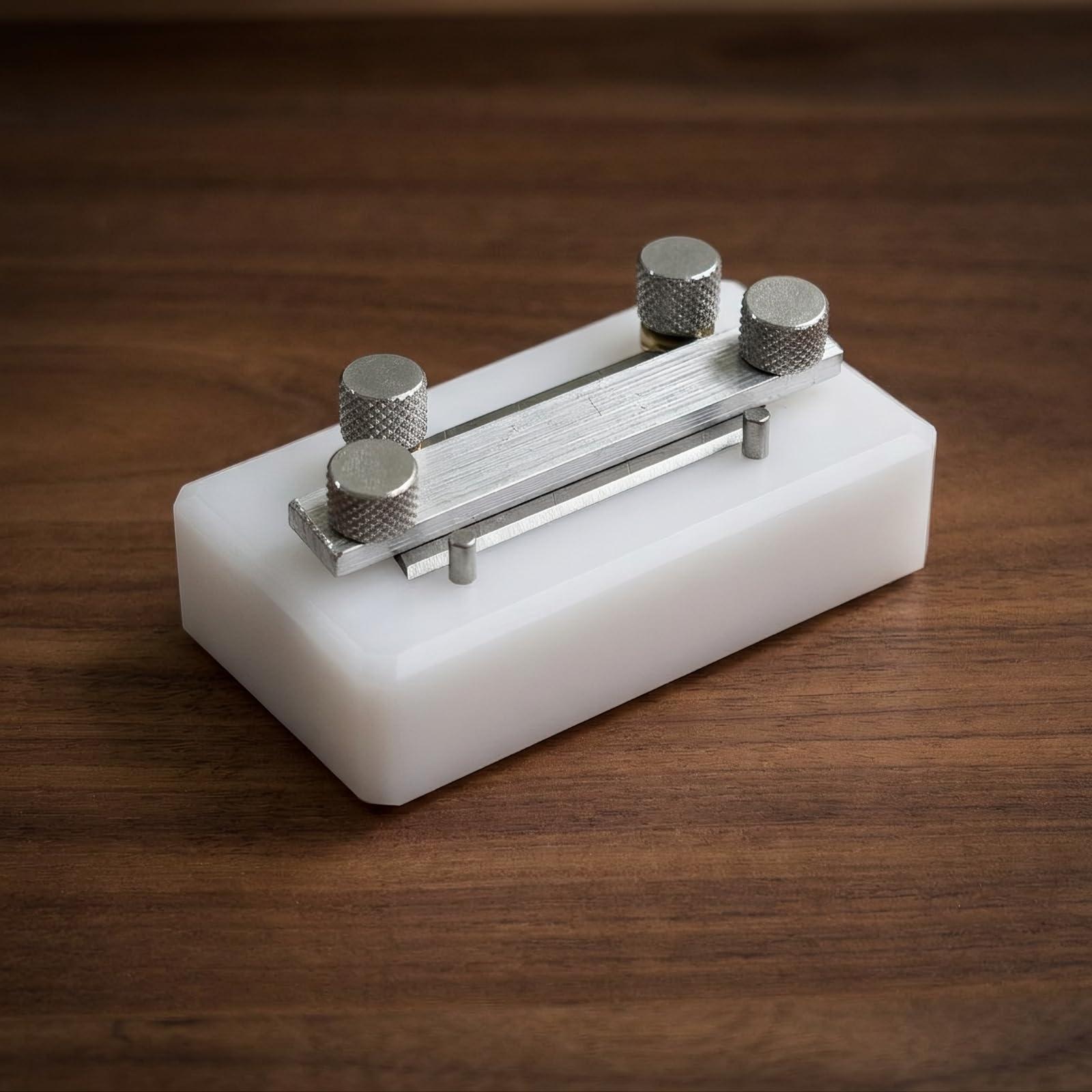 Cutter per Assottigliare Pelle Strumento per Skiving per Spaccare per Sfoltire Meccanismo Manuale Regolabile 0-30 Mm con Base in Nylon E Viti Metalliche Adatto per Artigiani Modellisti Bricolage