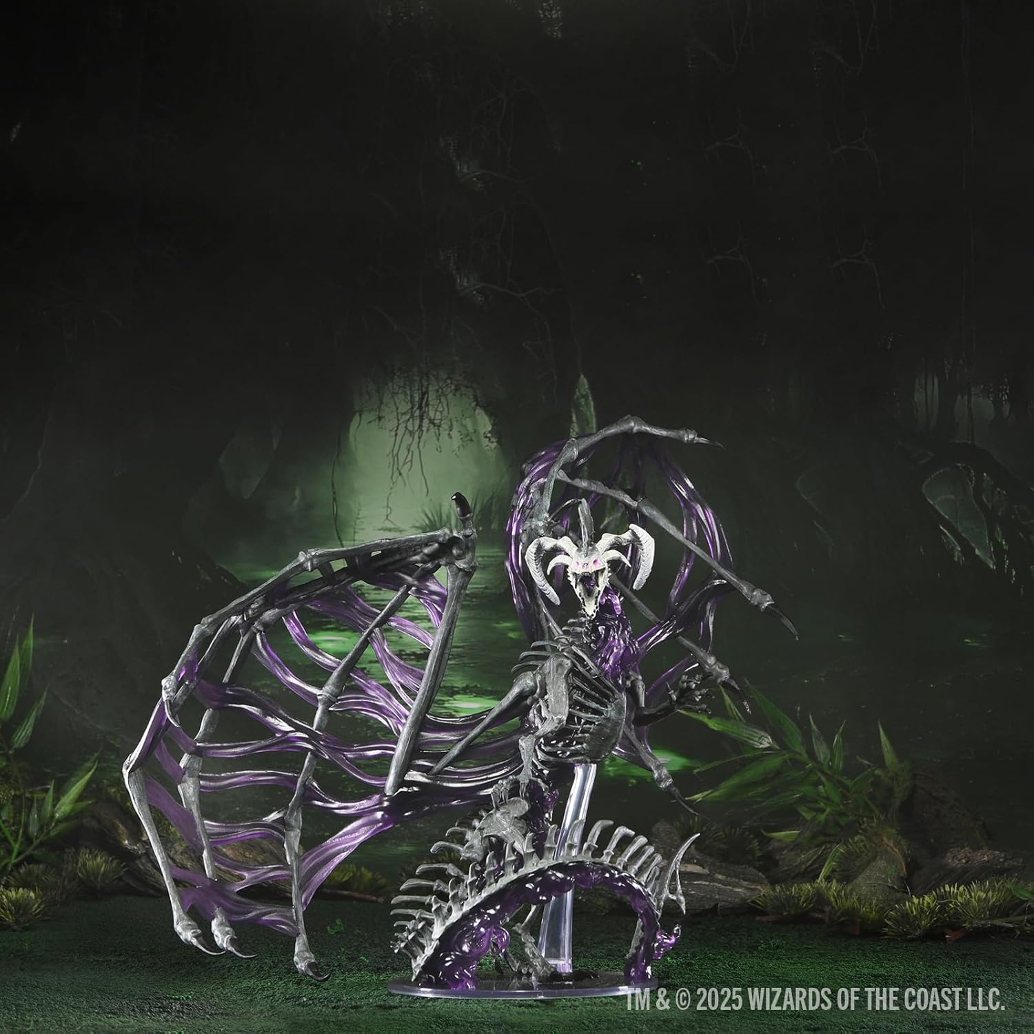 WizKids D&D Icons of The Realms: Black Dracolich Boxed Miniature (Gargantuan)