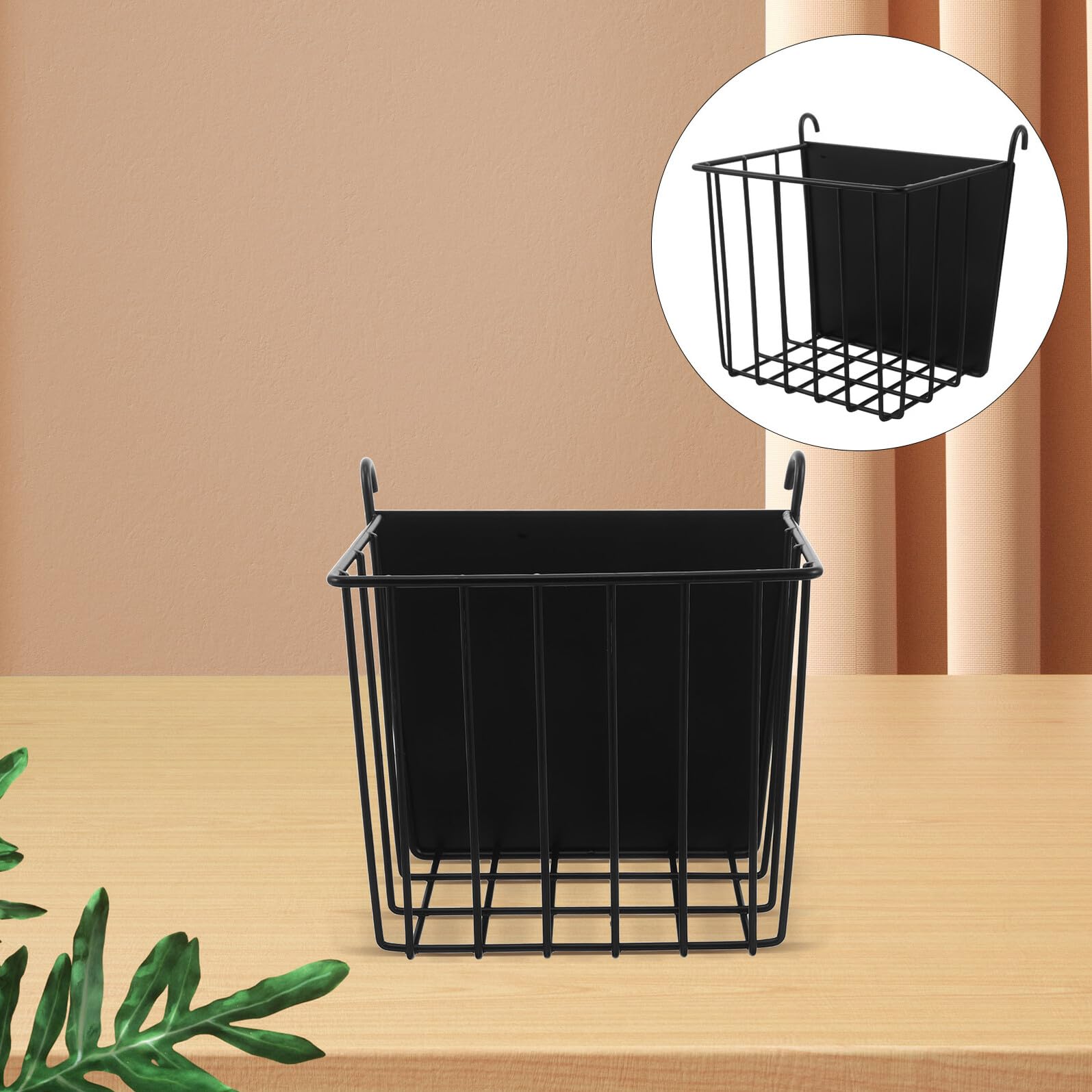 Râtelier à Foin pour Lapins et Cochons d'Inde en Acier Carbone Noir Support Suspendu Compact pour Cage Mangeoire Pratique et Solide pour Petits Animaux Distributeur de Foin