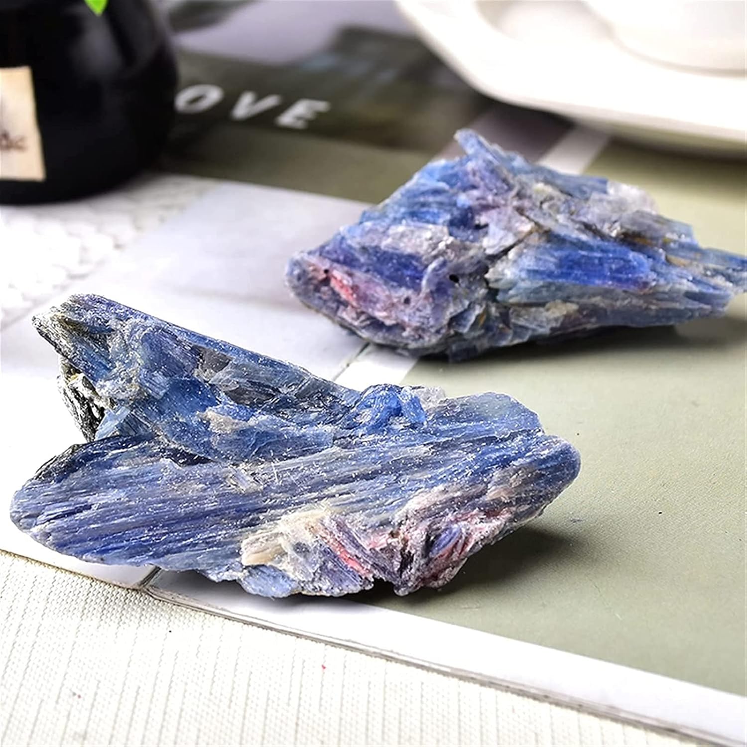 MESKEL Minerals Stones 100% Natural Crystal Aquamarine Irregular raw Crystals Rock Mineral Sample Energy Healing Stone Ornaments Aquarium Residential Culture Crystal Stones Decoration