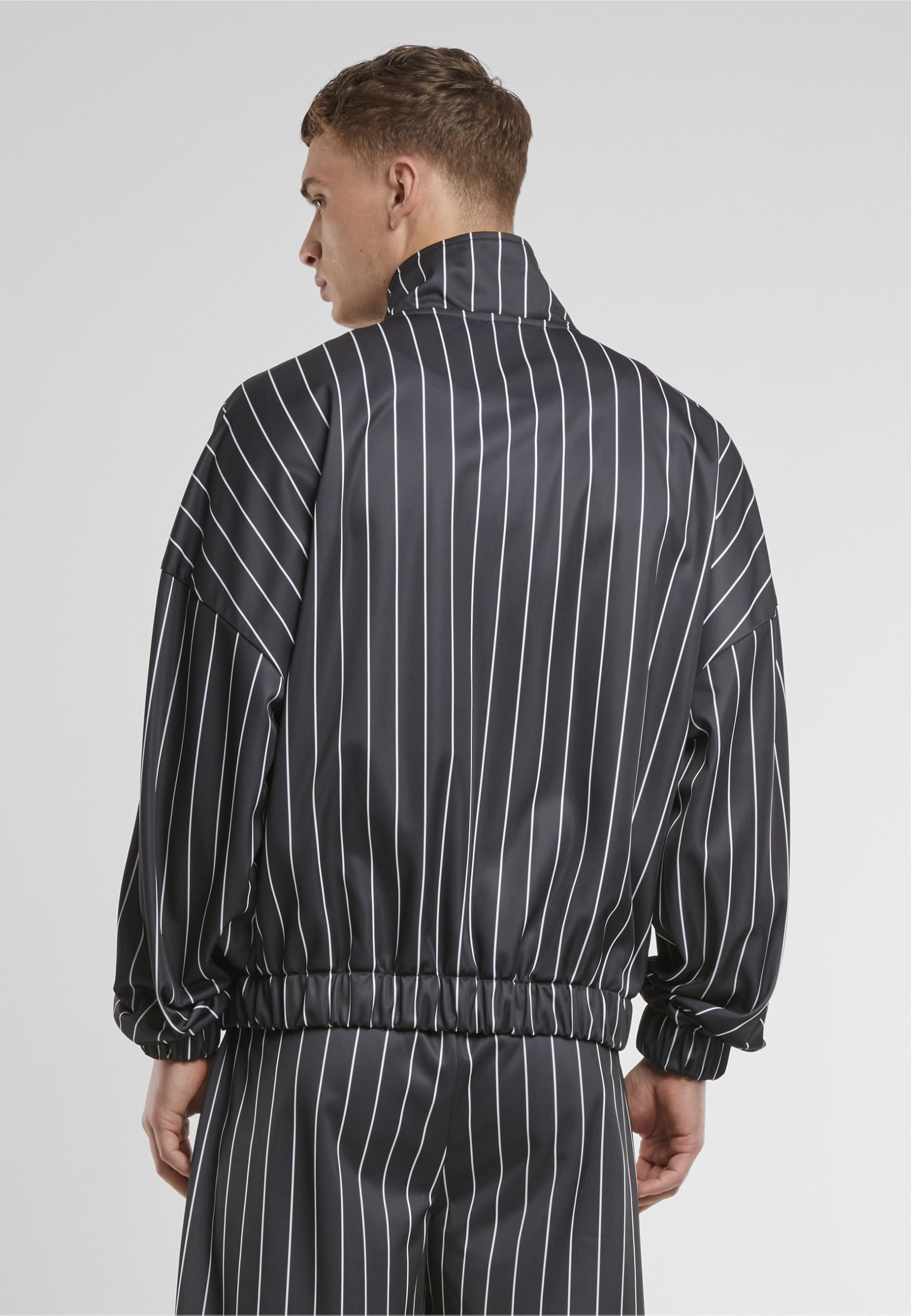 Urban Classics Męska kurtka sportowa Pinstripe Trackjacket, męska kurtka treningowa z zamkiem błyskawicznym, rozmiary S-5XL, czarny/biały, M