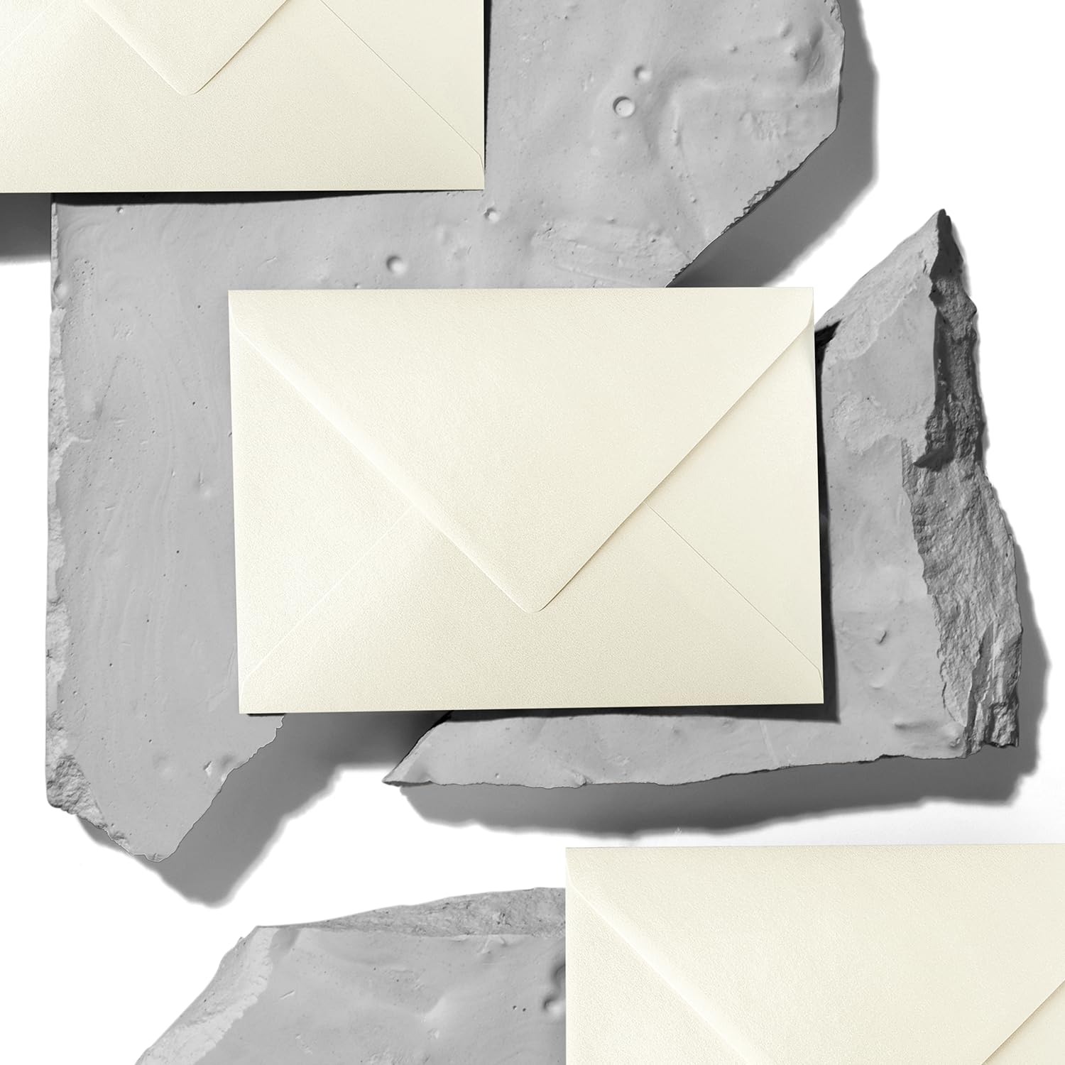 Netuno 20 sobres grandes de color crema perlado C5 162 x 229 mm 120g solapa en pico engomada sobres elegantes para tarjetas de felicitación invitaciones bodas A5 cartas empresas folletos menús