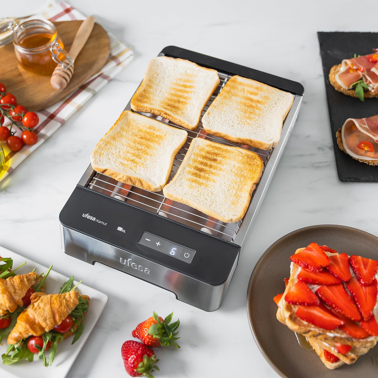 Ufesa Kamut - Tostapane piatto da 1000 W, con 3 resistenze, tostapane orizzontale in acciaio inox, misura XL per 4 fette, 6 livelli, schermo tattile, evidenziare e sbrinare, vassoio raccogli briciole
