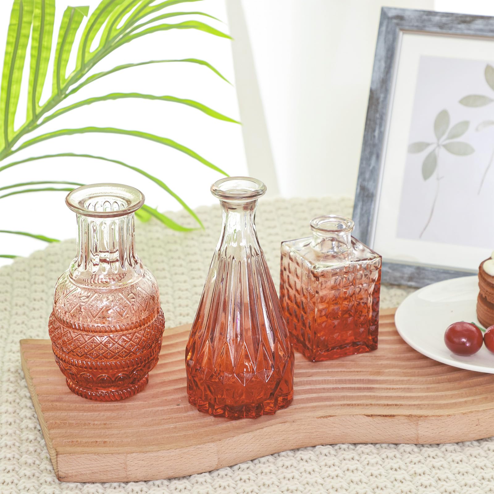 CUCUMI 24pcs Glass Bud Vase Set in Bulk, Gradual Orange Pink Relief Vase for Centerpieces, Mini Vintage Glass Flower Vases for Wedding Home Table Party Decor