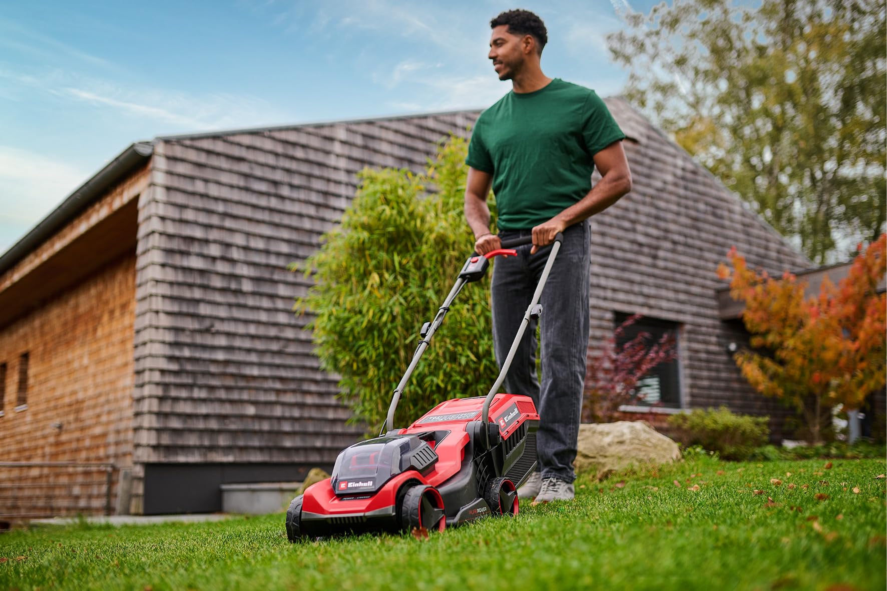 Einhell Cortacésped con batería GE-CM 18/30-1 Li BL (1x3,0 Ah) | PXC | 18 V | corte 30 cm | máx. 175 m² | Brushless | cesta recogedora de 27 l | altura corte 30–65 mm | batería de 3,0 Ah