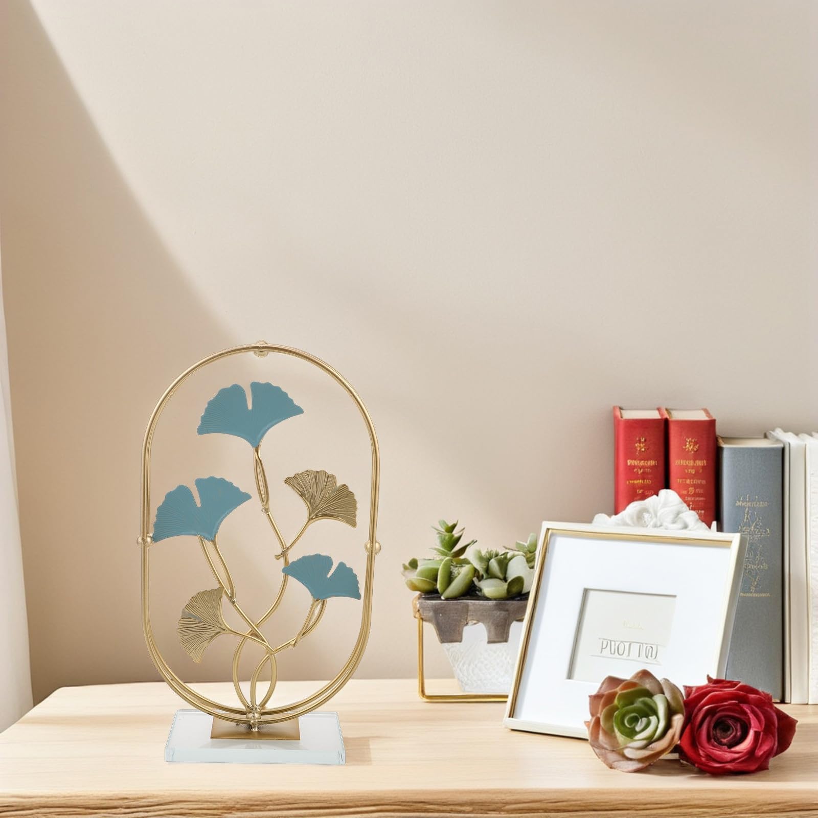 Sculpture en Fer et Cristal Feuilles de Ginkgo Dorées Design Creux Décoration de Table Élégante pour Bureau et Entrée Style Luxueux et Sophistiqué