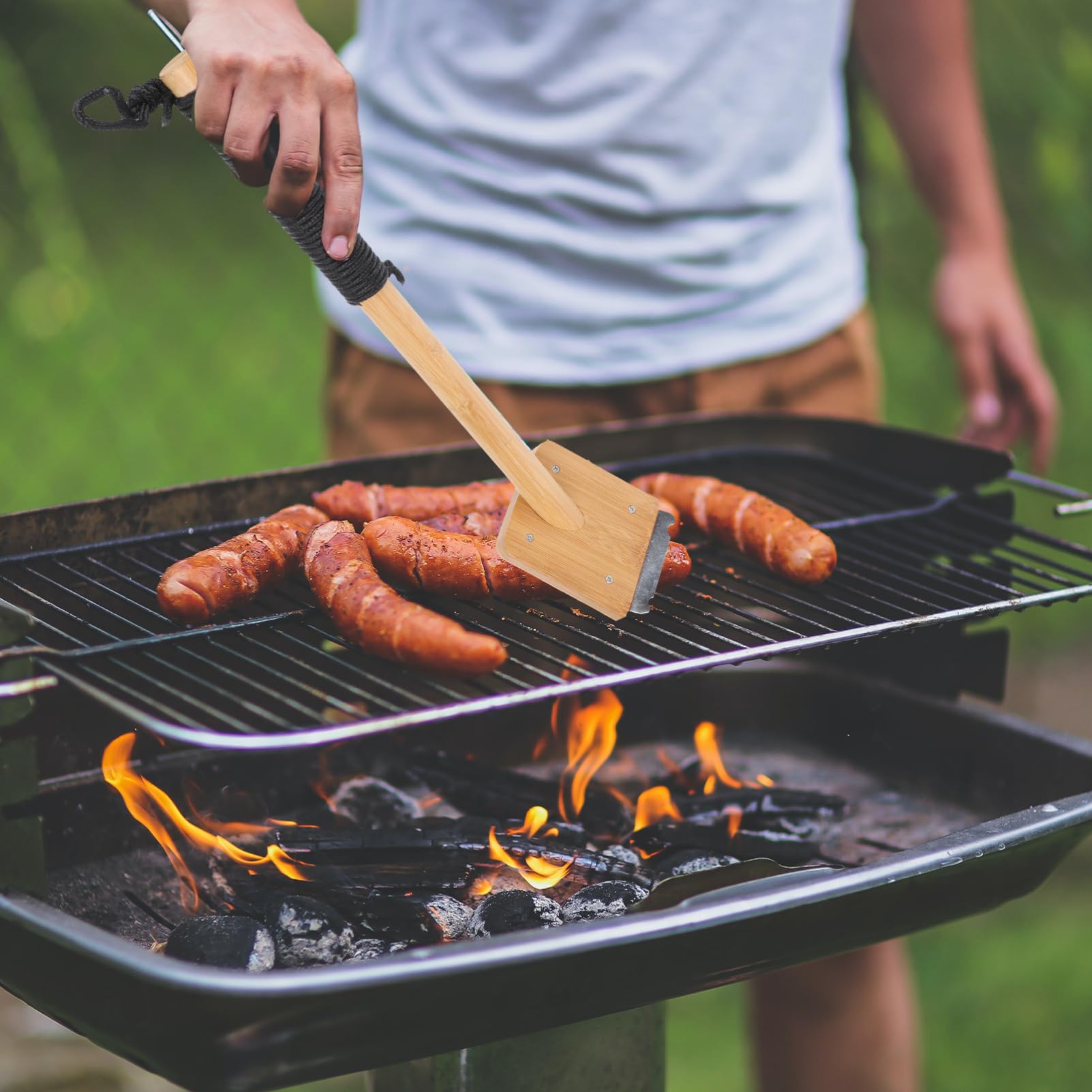 BESTonZON 1pc Handle Grill Brush Tool Durable BBQ Cleaning Brush with Ergonomic Slip Design for Efficient Barbecue Rack Cleaning Heat Retardant Cloth Head