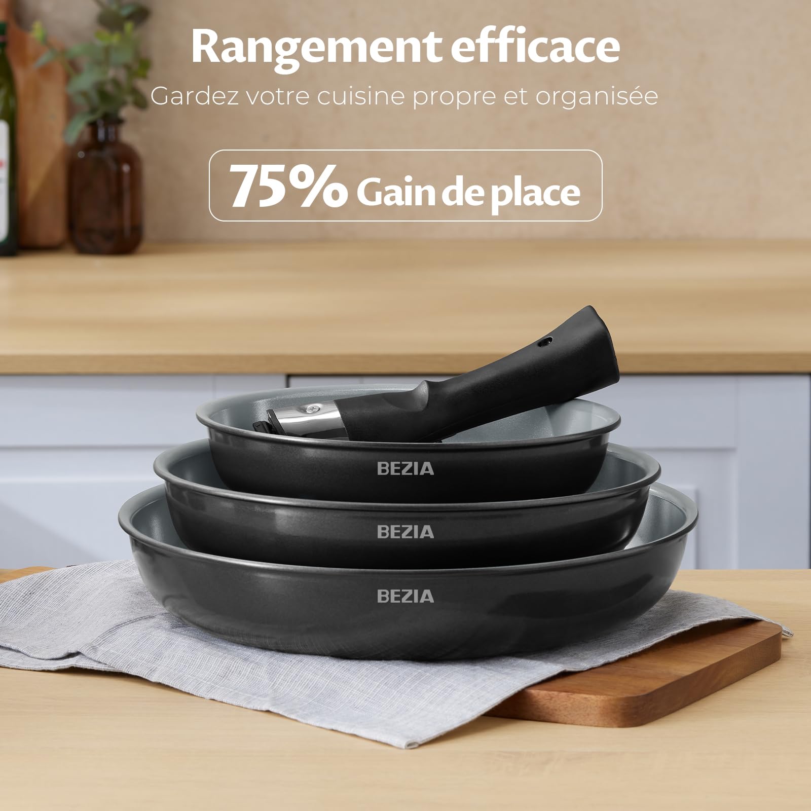 BEZIA Lot de 3 Poêles Induction Céramique Antiadhésif sans PFAS, Poignée Amovible avec Verrouillage Renforcé, Compact Empilable 20/24/28 cm, Tous Feux, Facile à Nettoyer