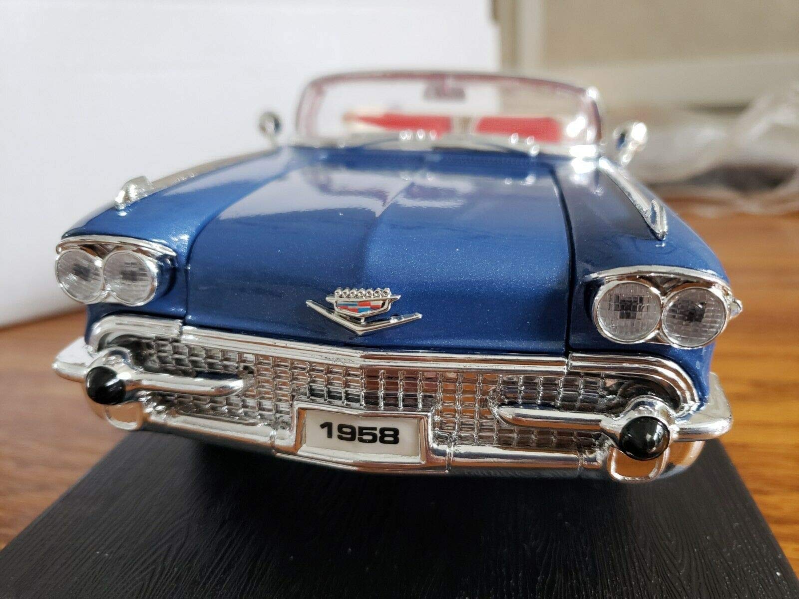 Amazon.com: Road Legends 1958 Cadillac Eldorado Biarritz Escala 1