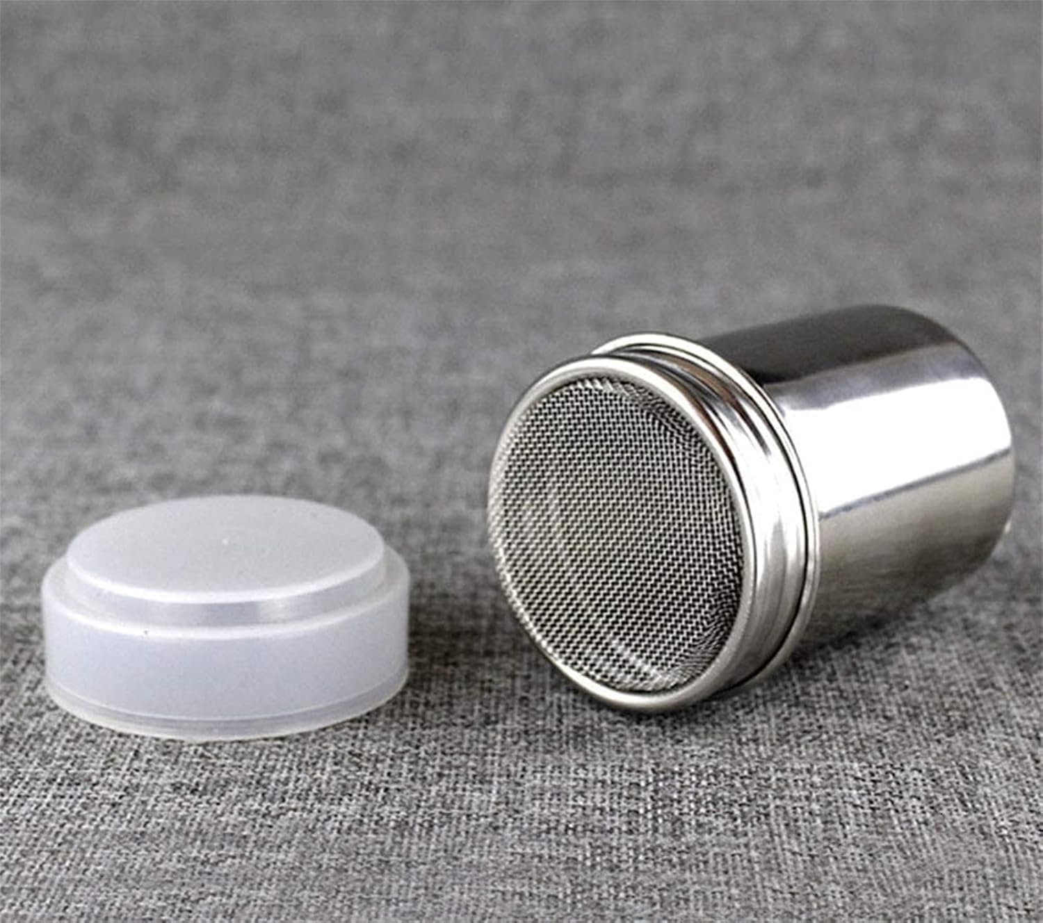 Seasoning Pot,Spice Jar,Spice Jar,Powdered Sugar Shaker with lid-fine mesh Stainless Steel Shaker,Cinnamon Powdered Sugar,Cocoa Powder,Chocolate Coffee Filter,Sprinkler