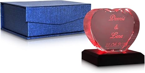 Amazon De Kristall Glas Herz Personalisiertes Geschenk Fur Frauen Und Manner Geschenkidee Zum Valentinstag Hochzeit Oder Jahresstag Ideal Fur Freundin Freund Und Parchen Mit Led Sockel In Schwarz