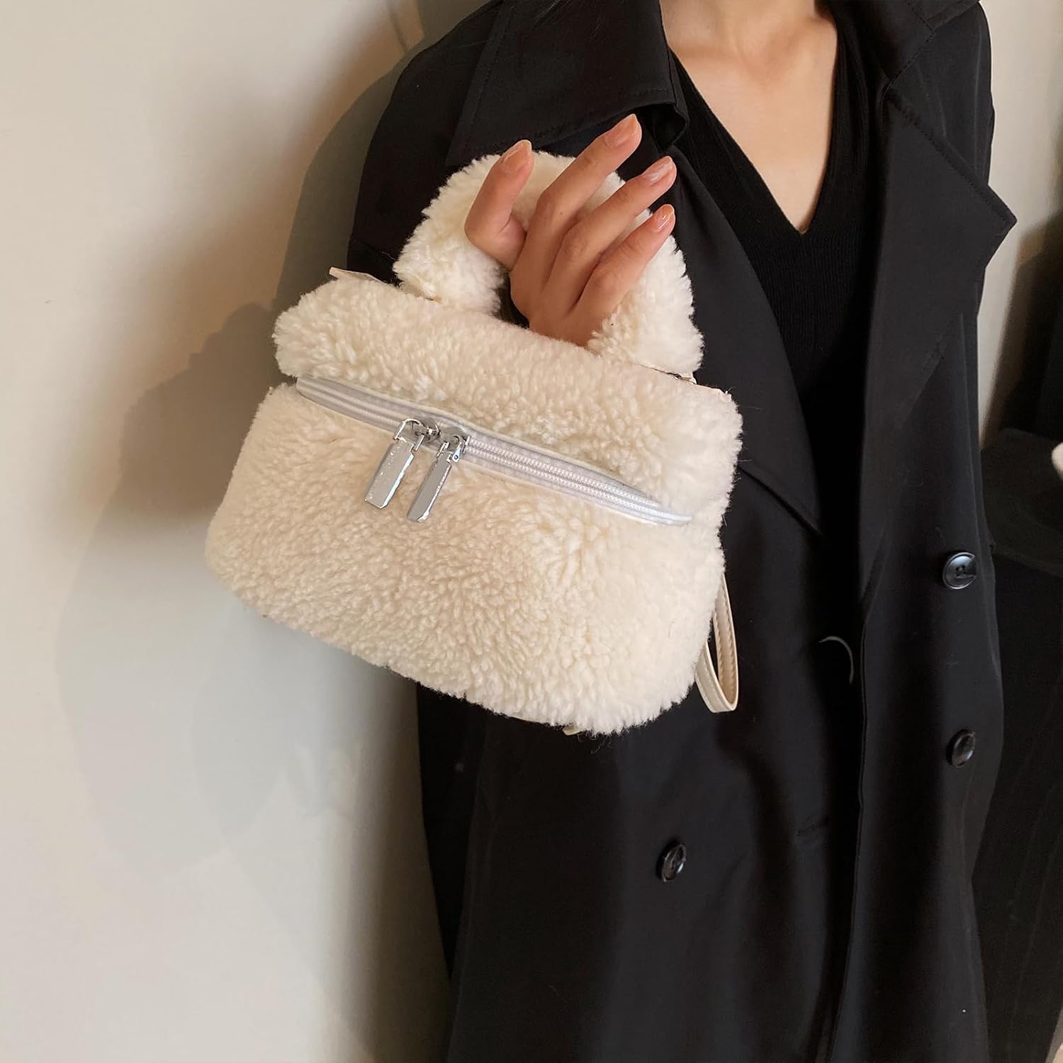 Furry Purse for Women Faux Fur Bag Cute Lambswool Fuzzy Crossbody Bags Top-Handle Fluffy Handbag