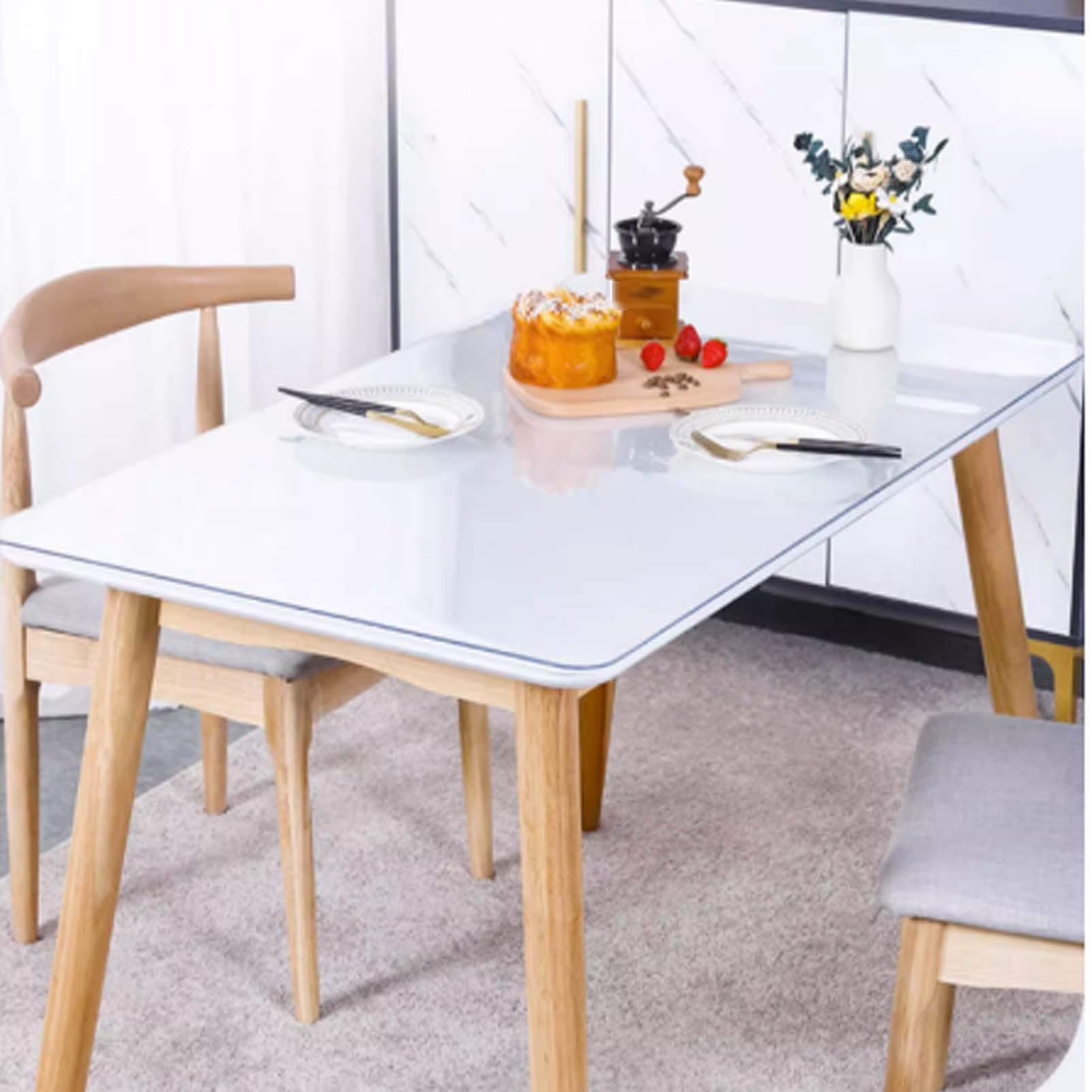 Tapis de table en PVC transparent de 65 x 125 cm, protecteur de bureau pour la maison et le bureau, facile à nettoyer, tapis de chaise antidérapant, nappe en plastique transparent, forme rectangulaire