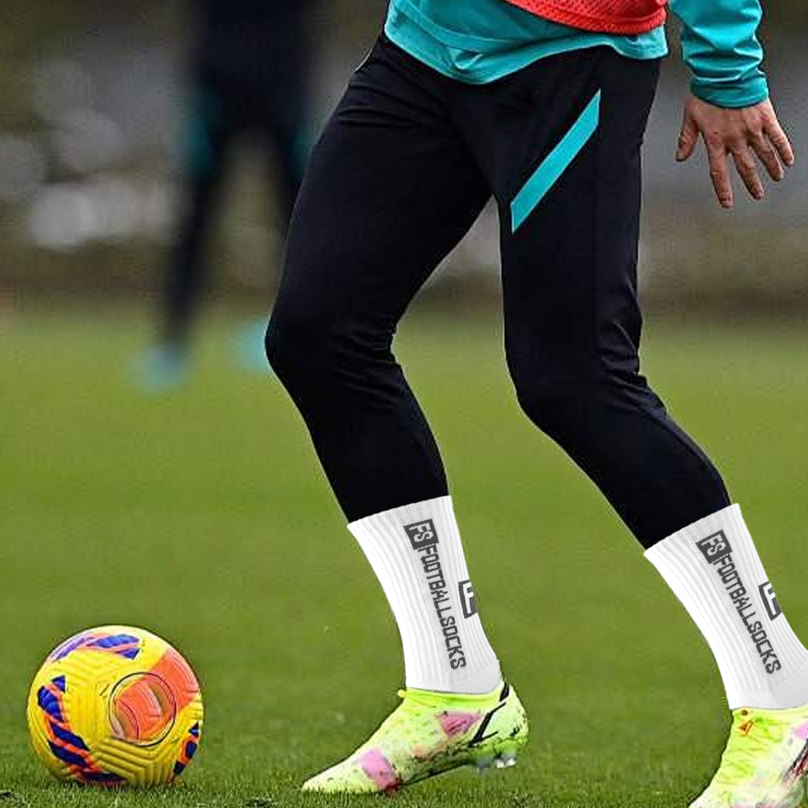 4 Paires de chaussettes de sport de football antidérapantes, Chaussettes de Football Respirant, chaussette foot (Blanc + Bleu + Couleur Fluorescente + Jaune)