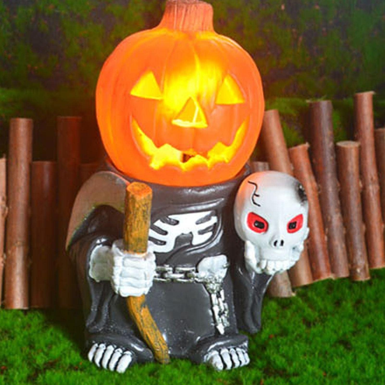 Czarujące dekoracje ogrodowe z bajki na Halloween z figurkami małych dyniowych rycerzy i ozdobami LED na choinkę