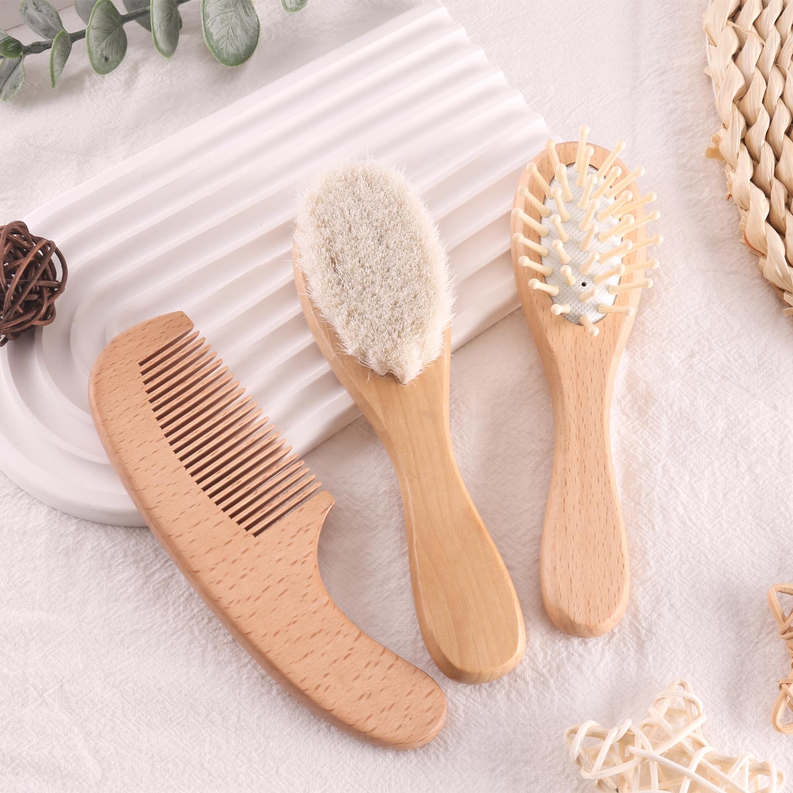 Juego de cepillo y peine de madera para bebé, 3 piezas, peine plano de madera de haya, cepillos de tilo con cerdas de lana suave y peine de cojín de aire de bambú, regalo ideal para