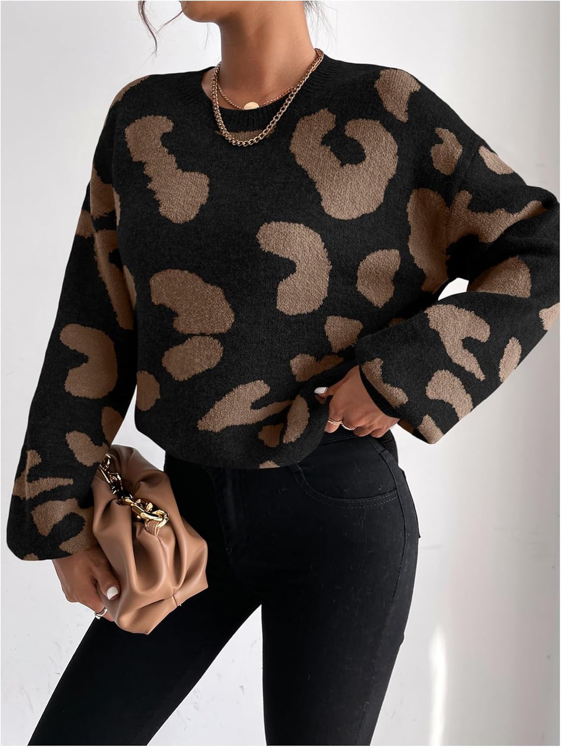 Verdusa Women's Drop Shoulder Leopard Sweater Old Money Crew Neck Knit Tops - Image 4