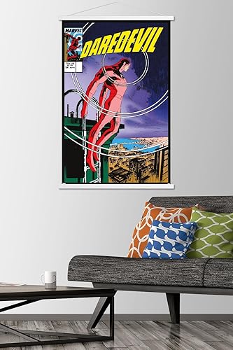 Miniatura 9 de Trends International Marvel Comics Daredevil - Póster de pared #241, 22.37 x 34.00 pulgadas, paquete de impresión premium y colgador de madera de