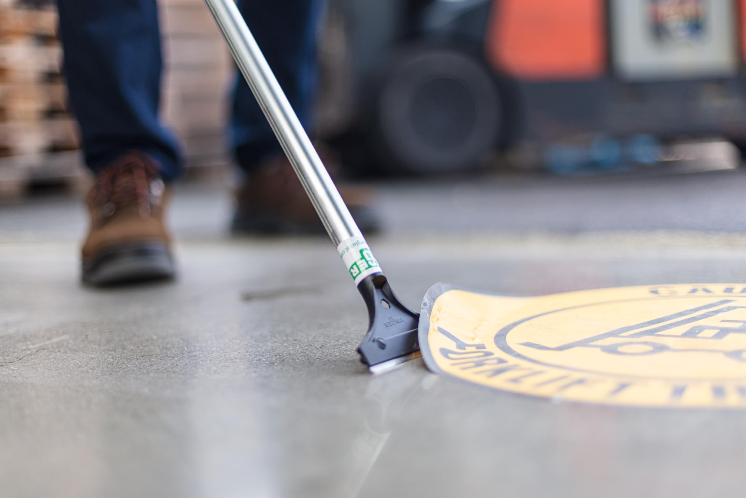 UNGER Commercial Light-Duty Floor Scraper - 4 Foot Aluminum Handle LH12C | Reversible 4 Metal Blade Head; Removes Gum Stickers and Wax Buildup; lightweight design; Ergonomic Grip product thumbnail 3