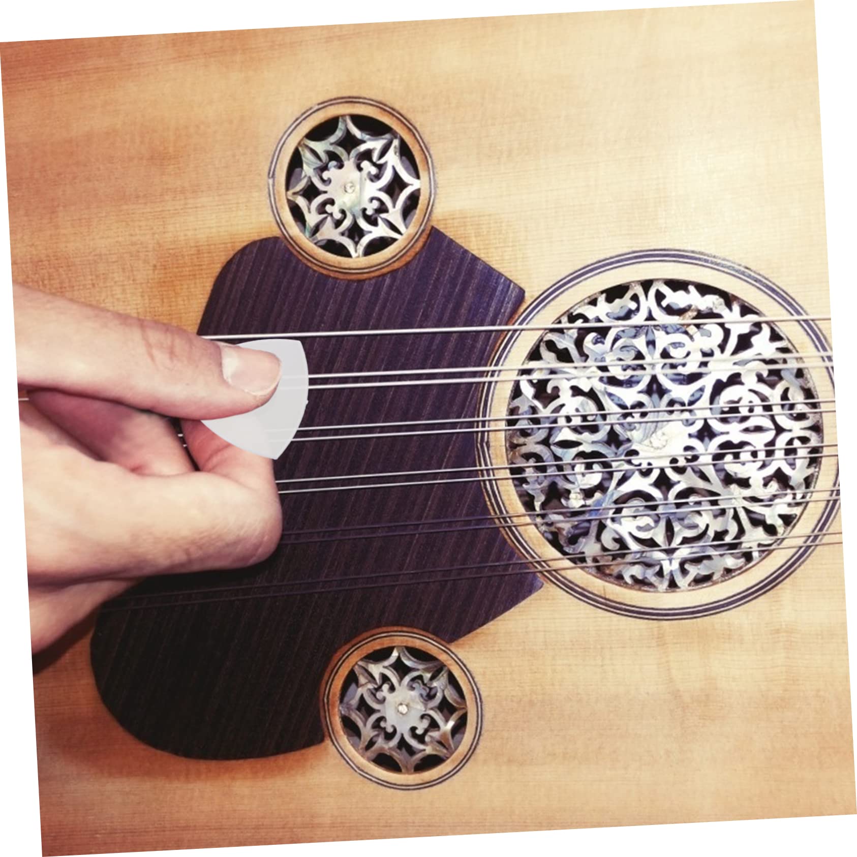 Abaodam 60pezzi Plettri Nylon Antiscivolo Per Liuqin e Yueqin Accessori Per Chitarra Elettrica Plettri Professionali Per Musicisti Colore Trasparente Per Principianti e Professionisti