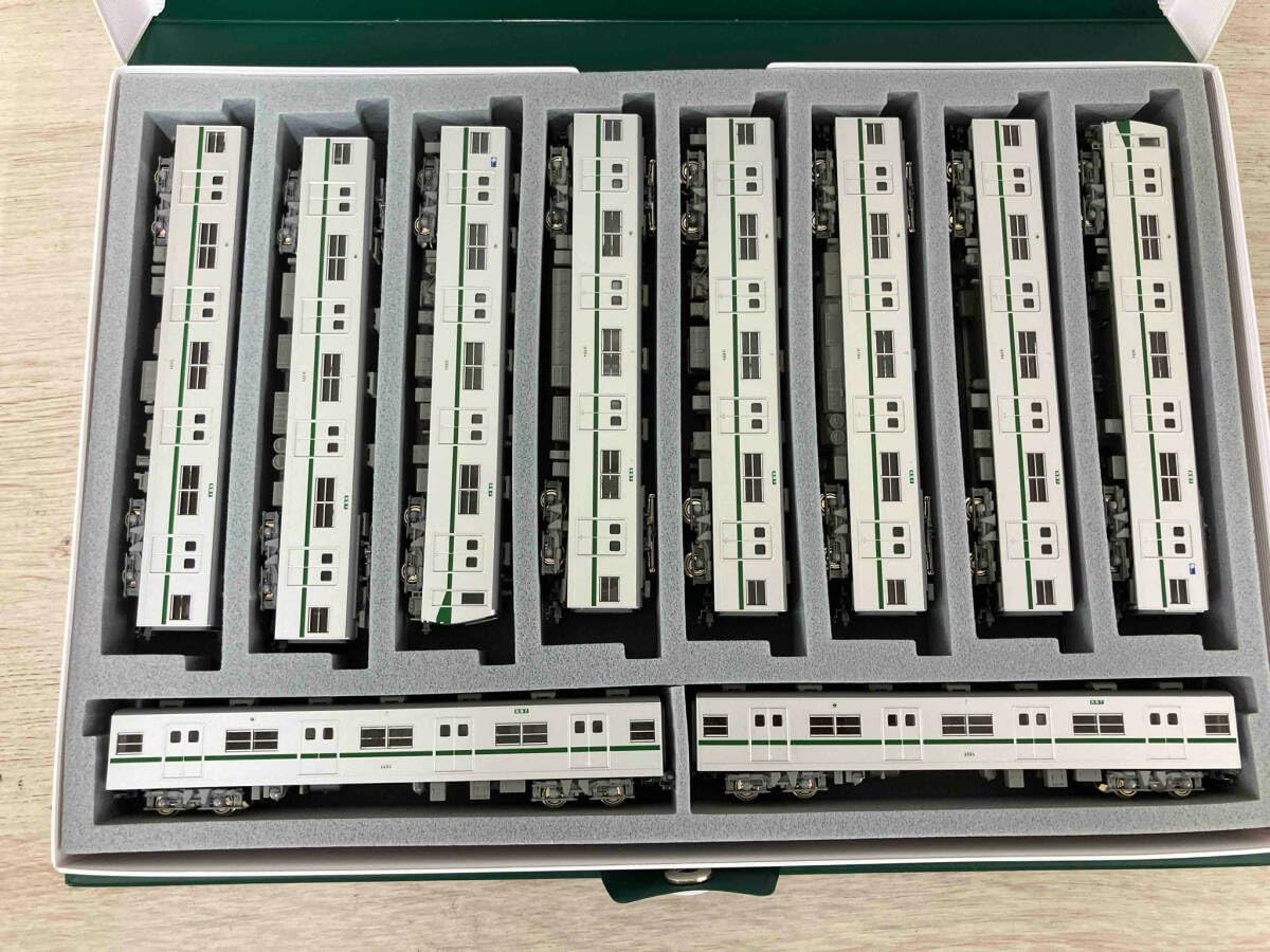 KATO 営団地下鉄 千代田線 6000系 基本+増結 フル編成 KATO 営団地下鉄千代田線6000系 のレビュー的なものを書いてみる